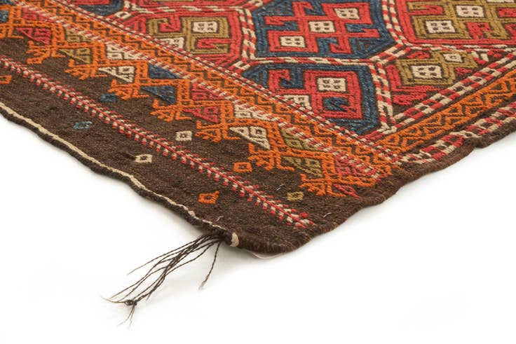Detail image of 4' 2 x 5' 10 Yuruk Rug
