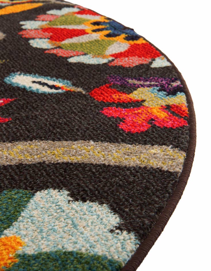 Detail image of 6' x 6'  Washable Casablanca Round Rug