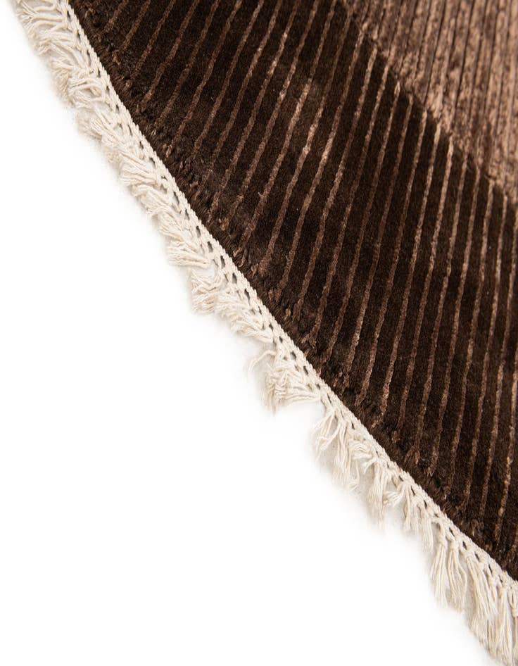 Detail image of 6' 7 x 6' 7  Hand Knotted Darya Wool Round Rug