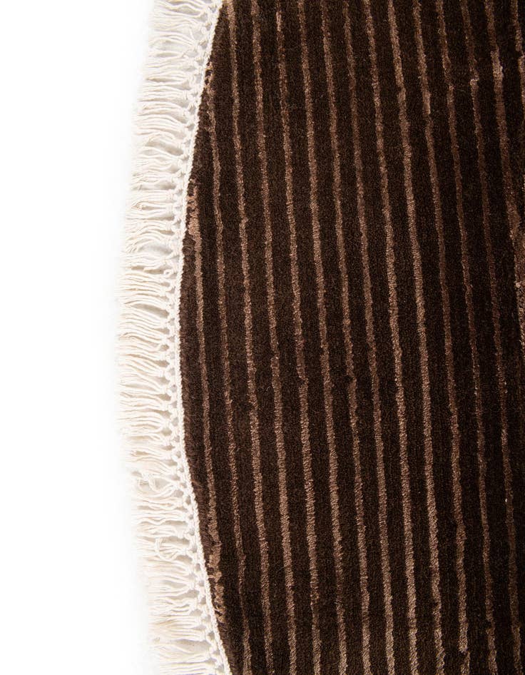 Detail image of 6' 7 x 6' 7  Hand Knotted Darya Wool Round Rug