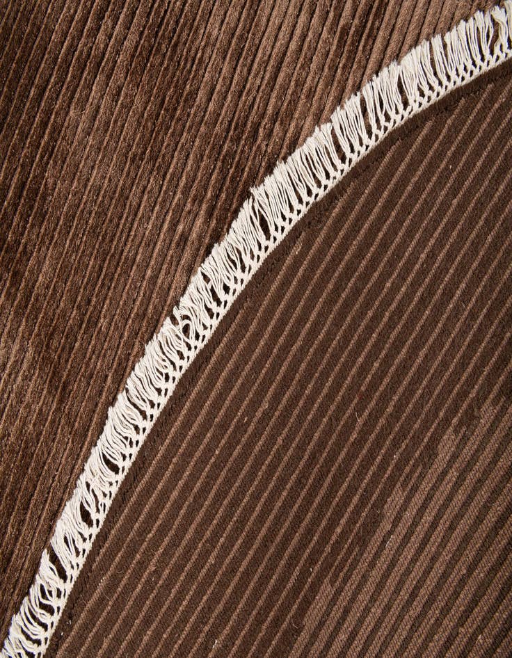 Detail image of 6' 7 x 6' 7  Hand Knotted Darya Wool Round Rug