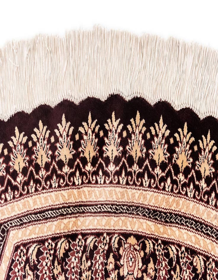 Detail image of 6' 6 x 6' 6 Ghom Silk Round Rug