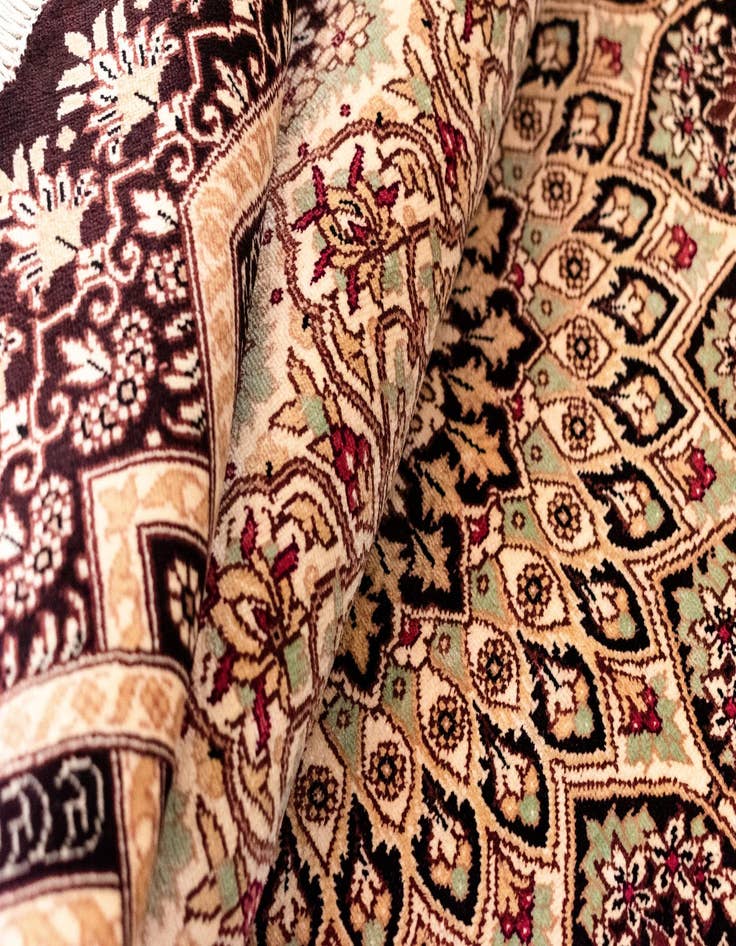 Detail image of 6' 6 x 6' 6 Ghom Silk Round Rug
