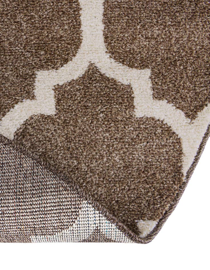 Detail image of 7' 10 x 7' 10 Lattice Round Rug