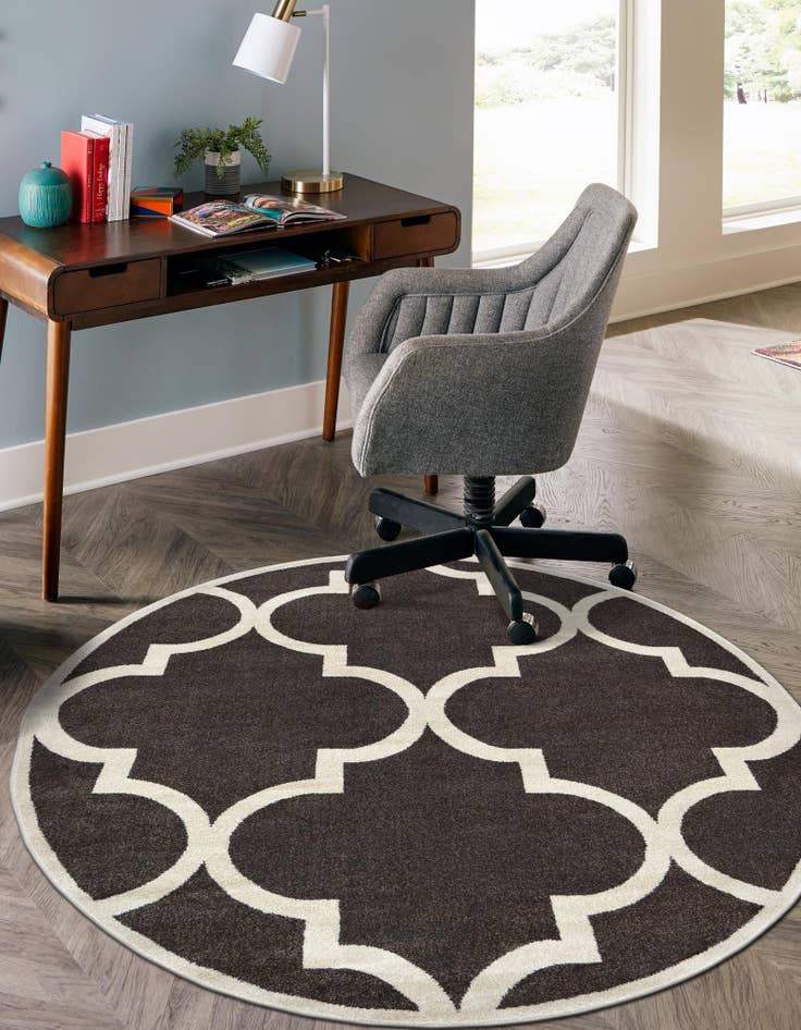 Detail image of 8' x 8' Lattice Round Rug