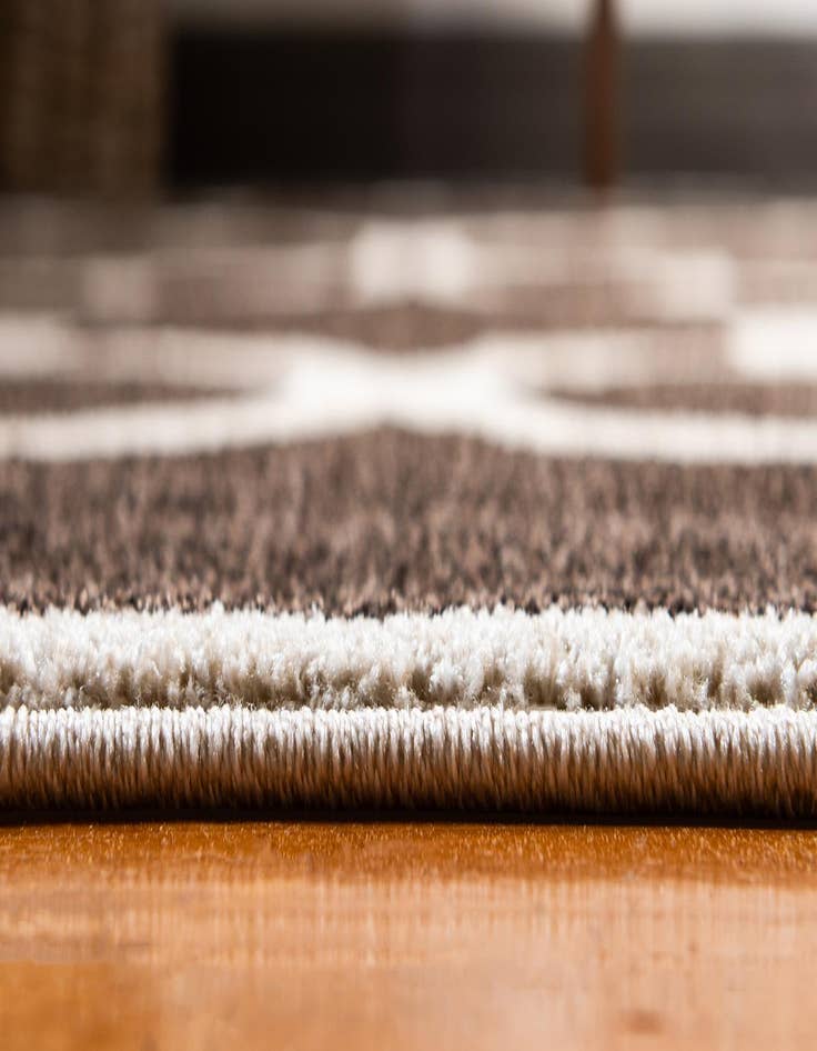 Detail image of 8' x 8' Lattice Round Rug