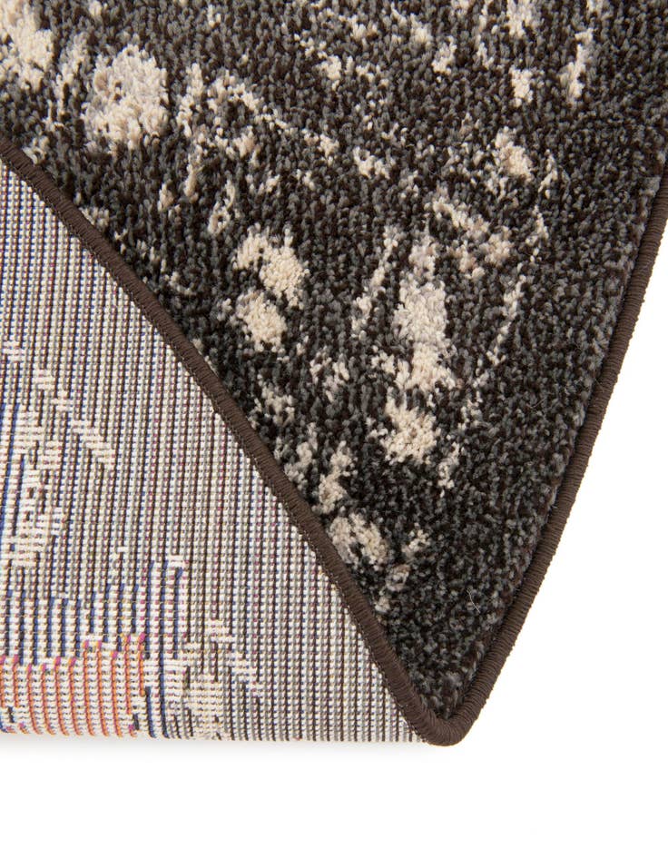 Detail image of 6' x 6' Washable Mesa Round Rug