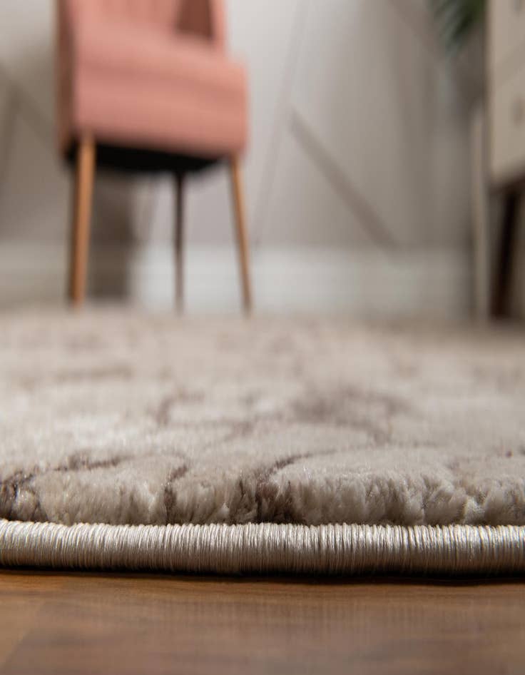 Detail image of 7' x 7' Oasis Round Rug