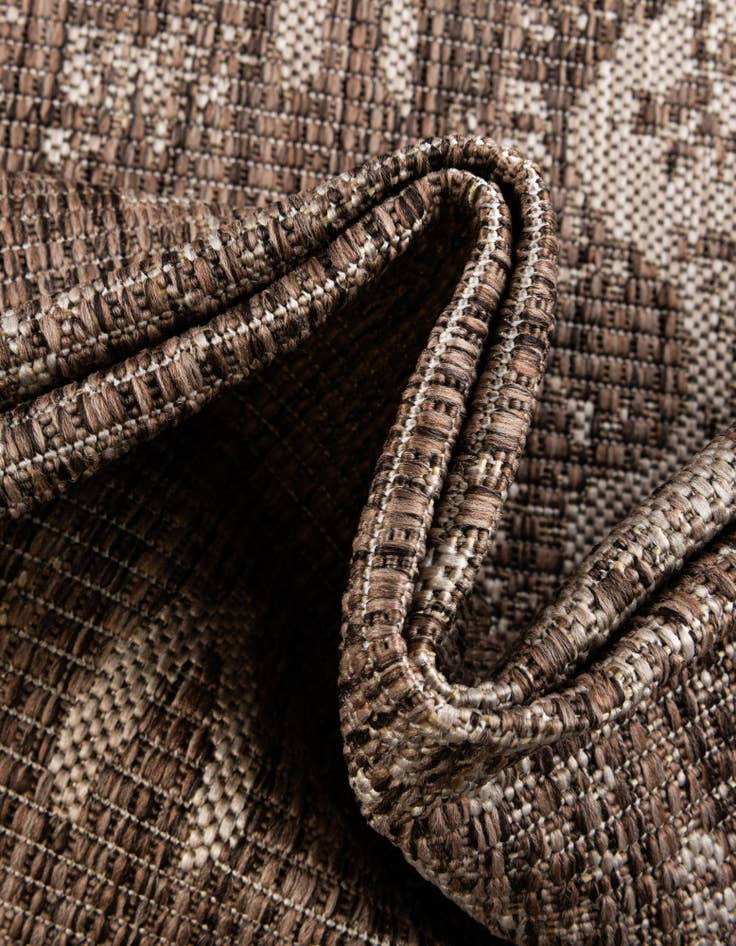 Detail image of 13' x 13' Easy-Clean Bohemian Indoor / Outdoor Round Rug