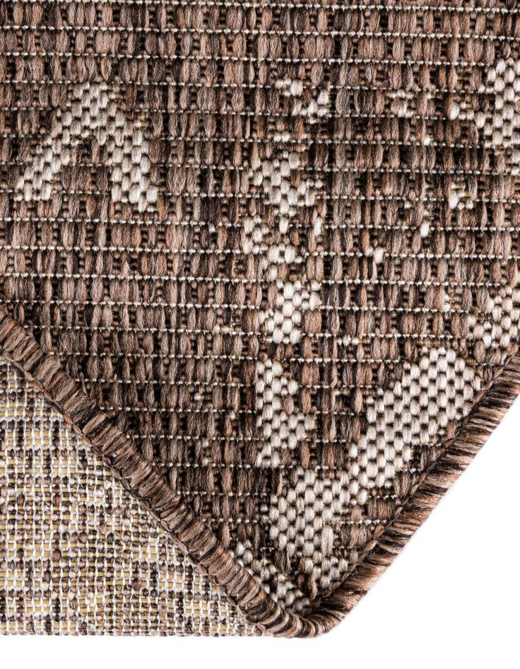 Detail image of 13' x 13' Easy-Clean Bohemian Indoor / Outdoor Round Rug