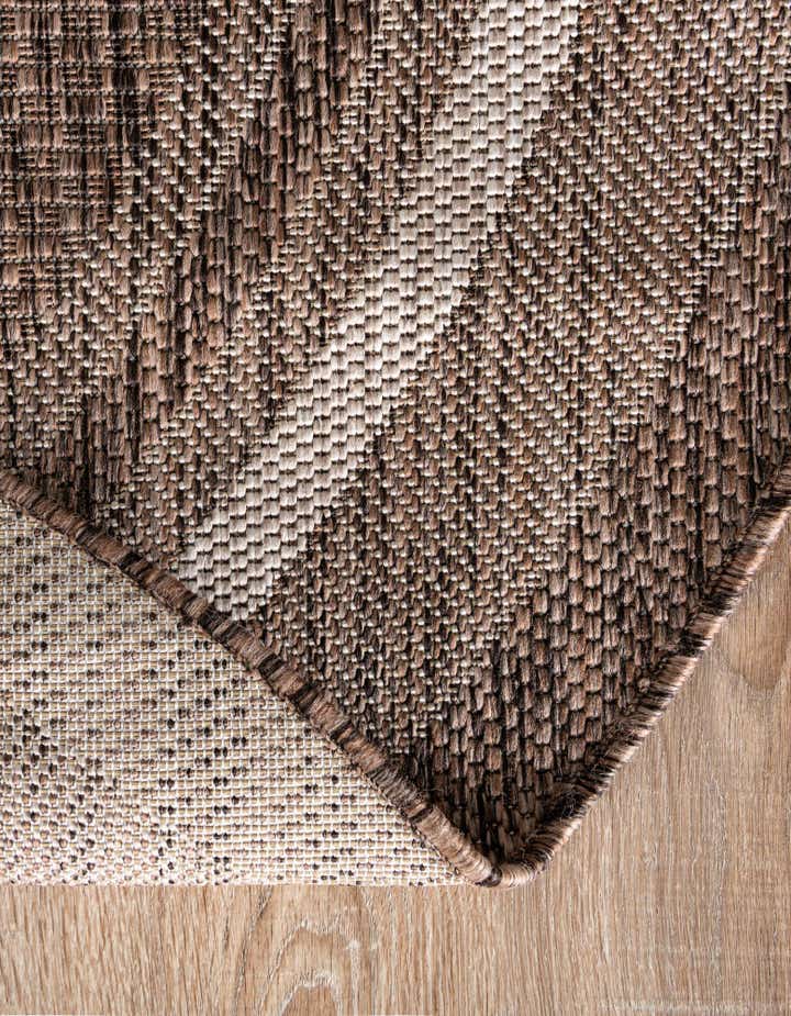 13' x 13' Easy-Clean Border Indoor / Outdoor Round Rug