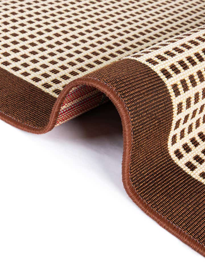 7' 10 x 7' 10 Easy-Clean Border Indoor / Outdoor Round Rug