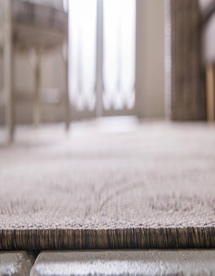 Detail image of 6' x 6'  Washable Botanical Indoor / Outdoor Round Rug