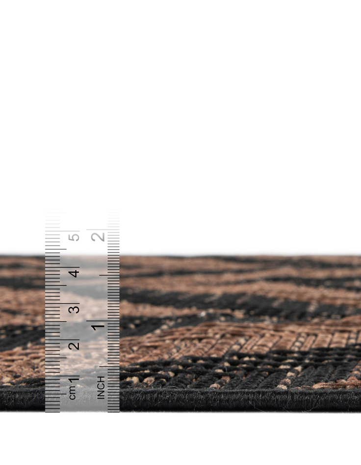 Detail image of 6' x 6' Easy-Clean Modern Indoor / Outdoor Round Rug