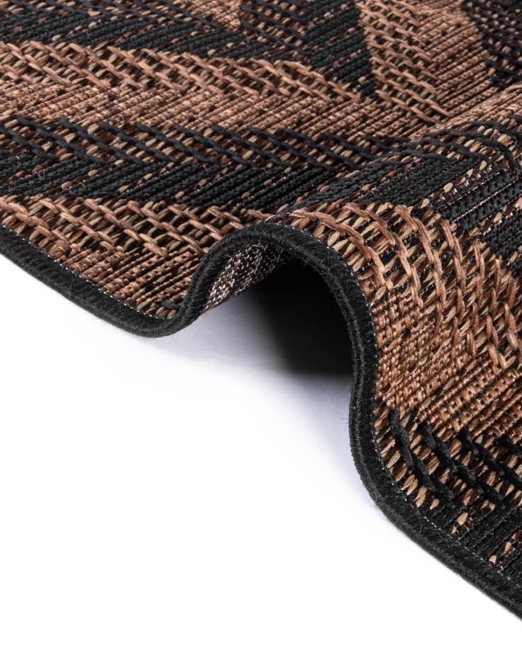 Detail image of 6' x 6'  Washable Modern Indoor / Outdoor Round Rug