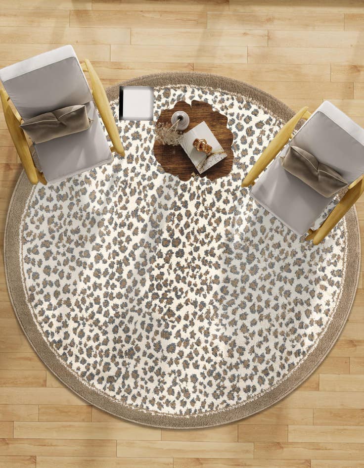 Detail image of 4' x 4' Savannah Round Rug