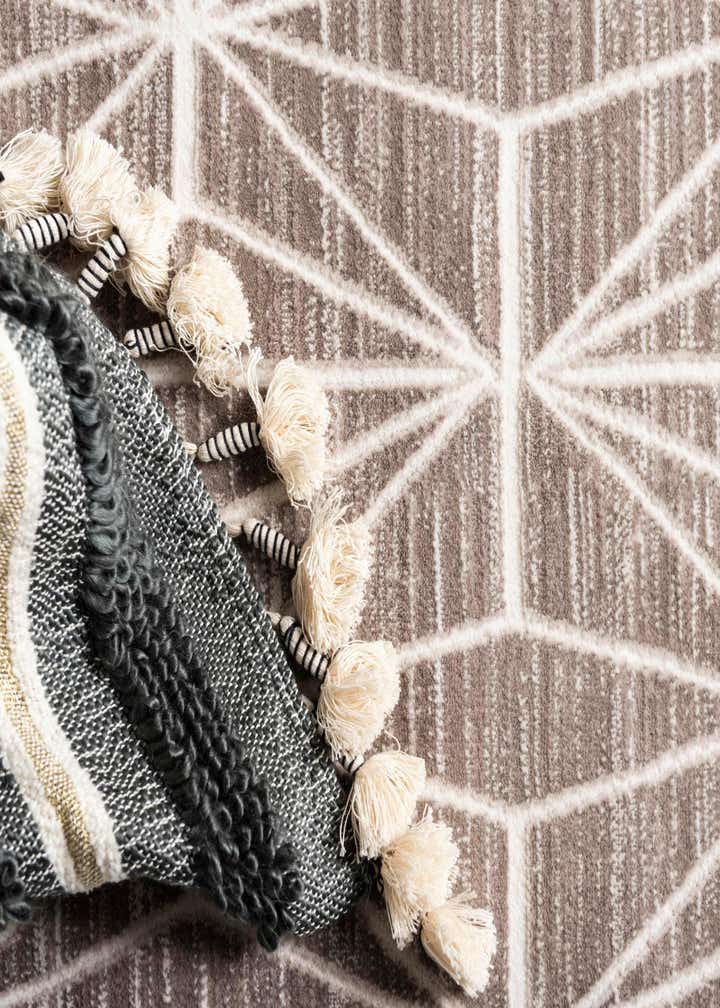 5' 3 x 5' 3 Uptown Fifth Avenue Round Rug