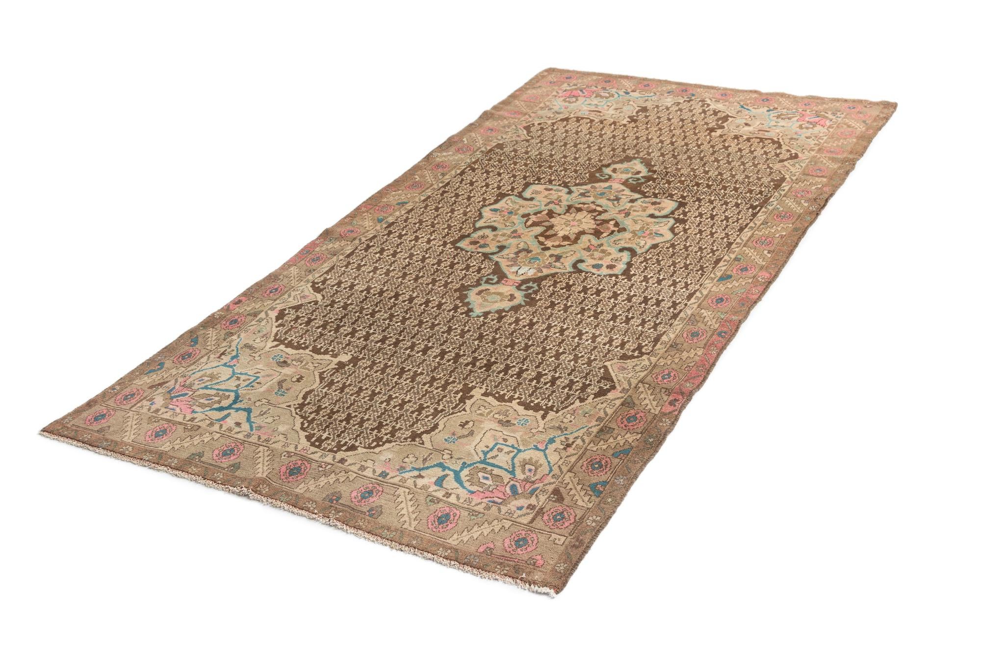 4' 9 x 11' 6 Arak Wool Runner Rug