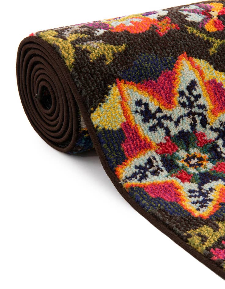 Detail image of 2' 2 x 6' 9  Washable Casablanca Runner Rug