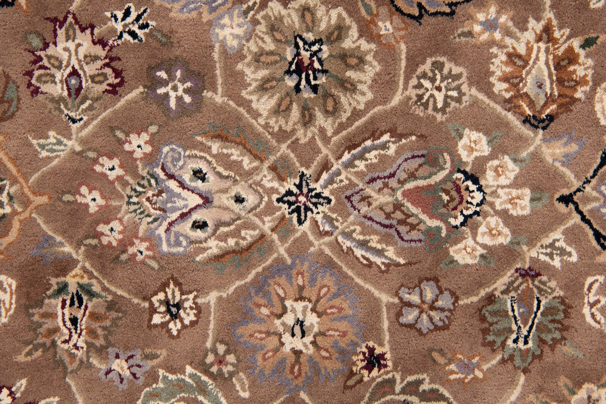 2' 8 x 12' Classic Agra Runner Rug