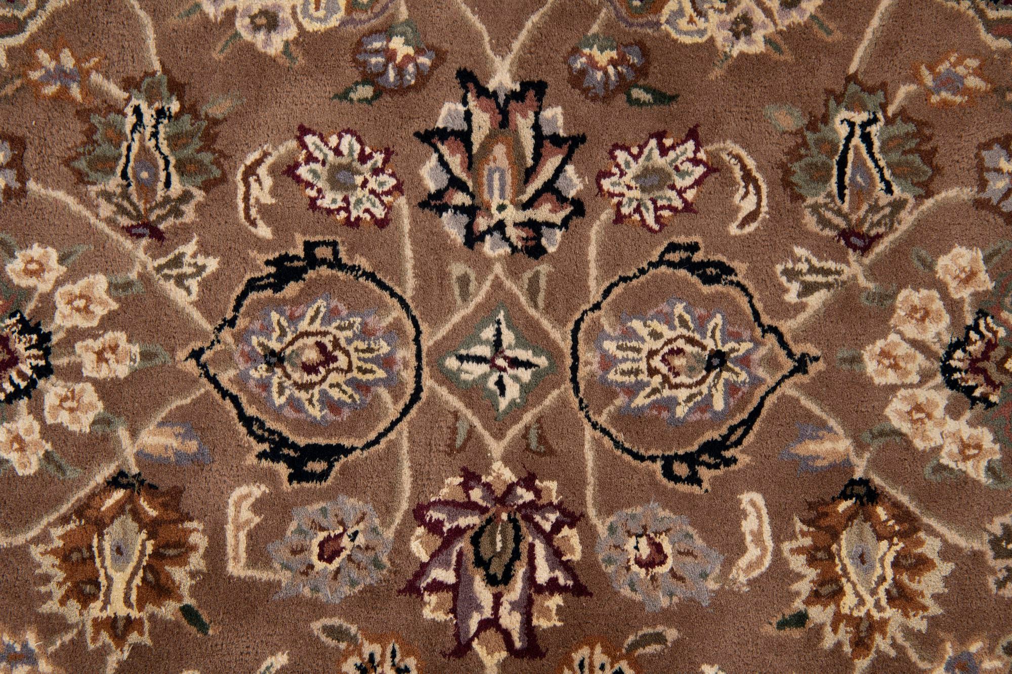 2' 8 x 12' Classic Agra Runner Rug