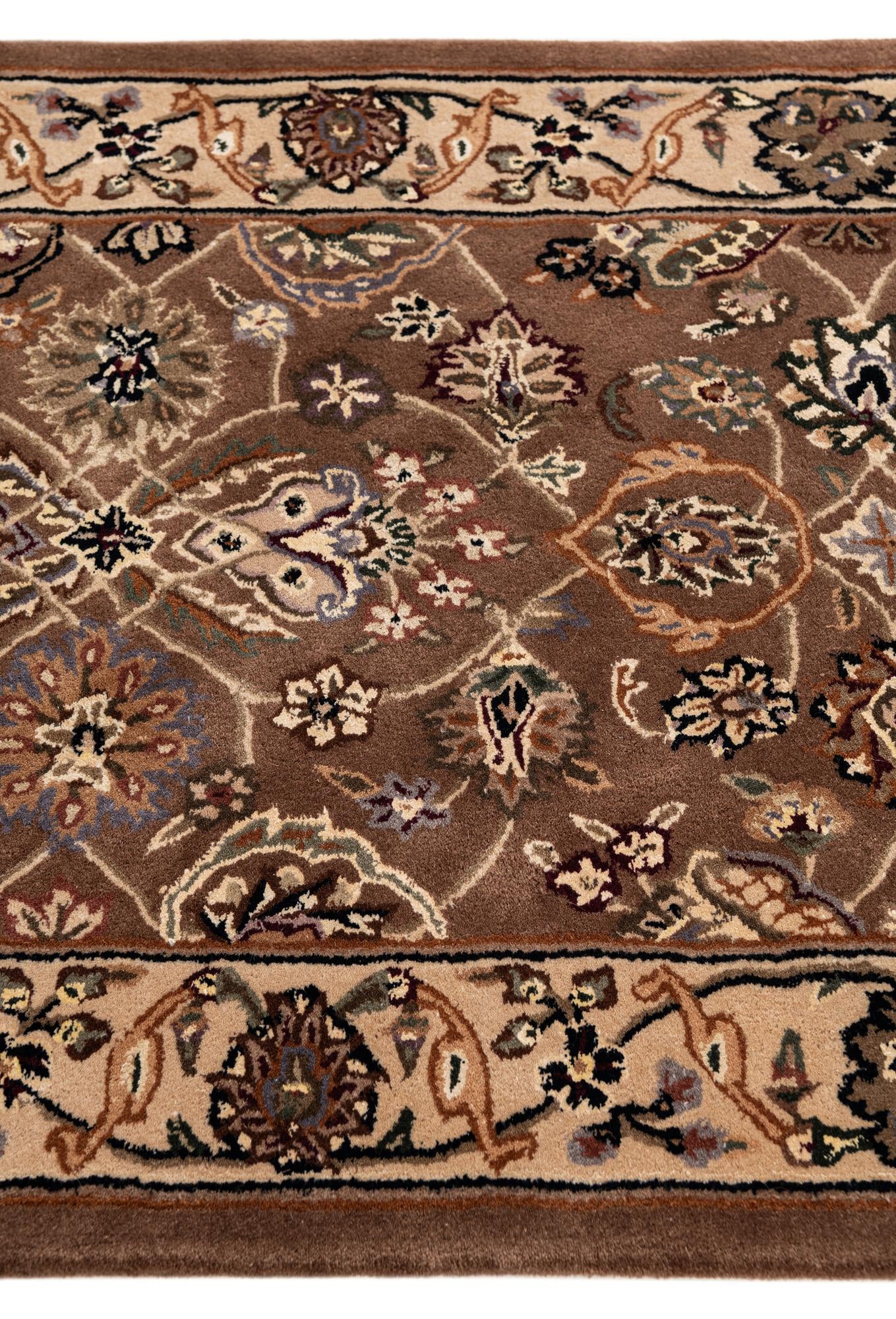 2' 8 x 12' Classic Agra Runner Rug