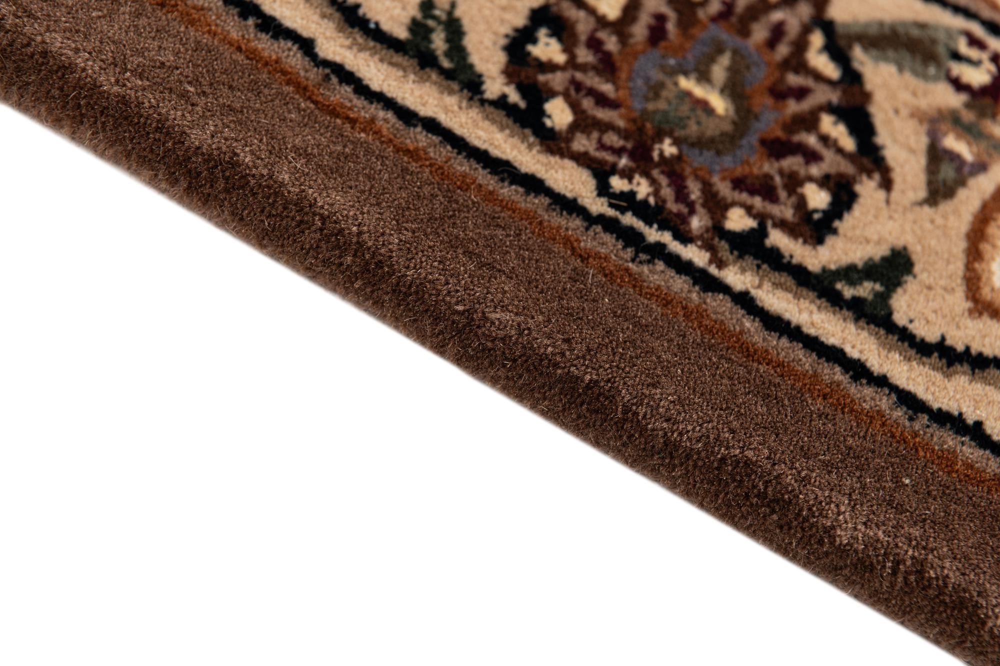 2' 8 x 12' Classic Agra Runner Rug