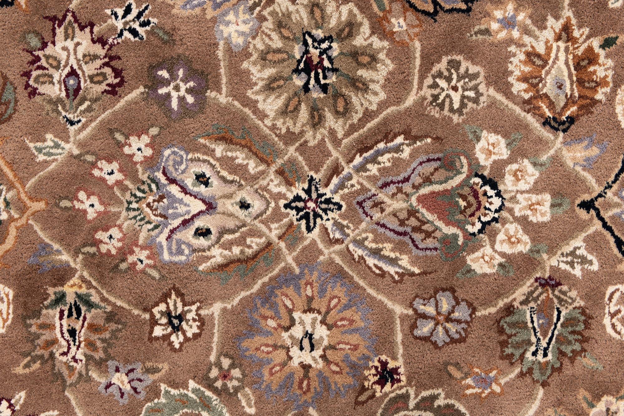 2' 8 x 12' Classic Agra Runner Rug