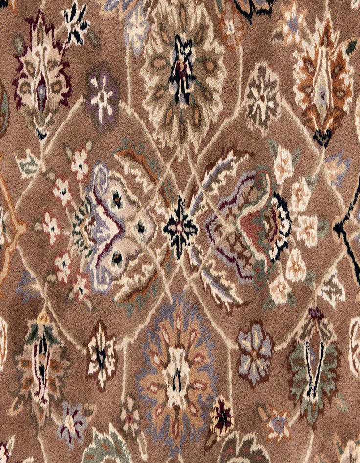 Detail image of 2' 8 x 12' Classic Agra Runner Rug