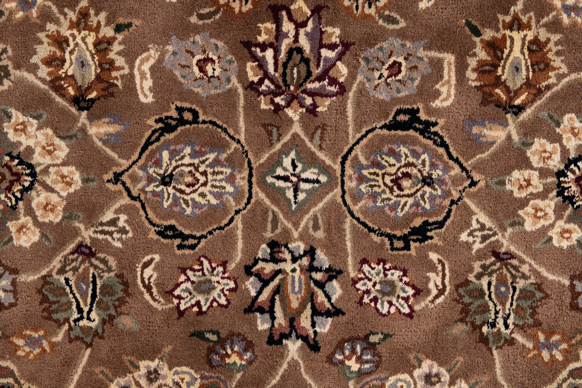 2' 8 x 12' Classic Agra Runner Rug