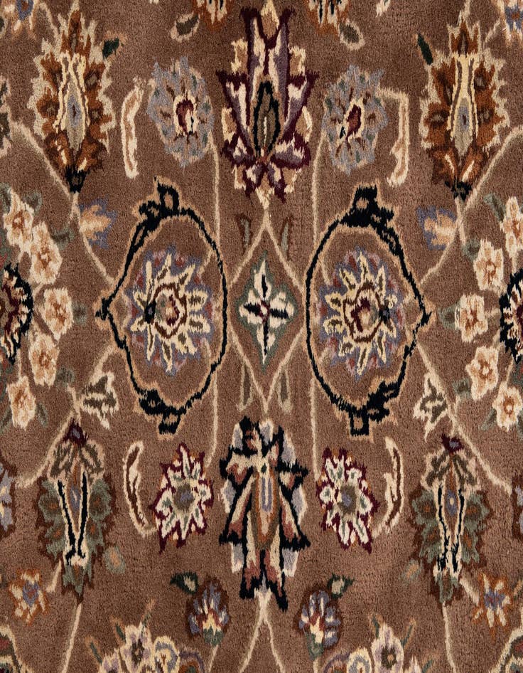 Detail image of 2' 8 x 12' Classic Agra Runner Rug
