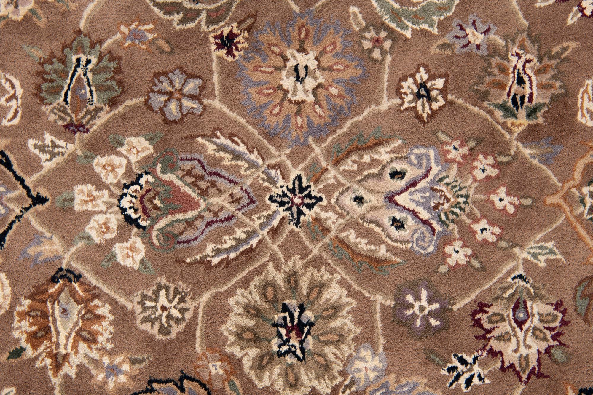 2' 8 x 12' Classic Agra Runner Rug