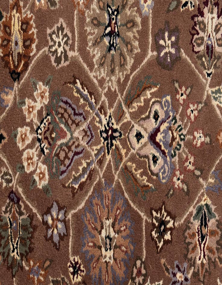 Detail image of 2' 8 x 12' Classic Agra Runner Rug