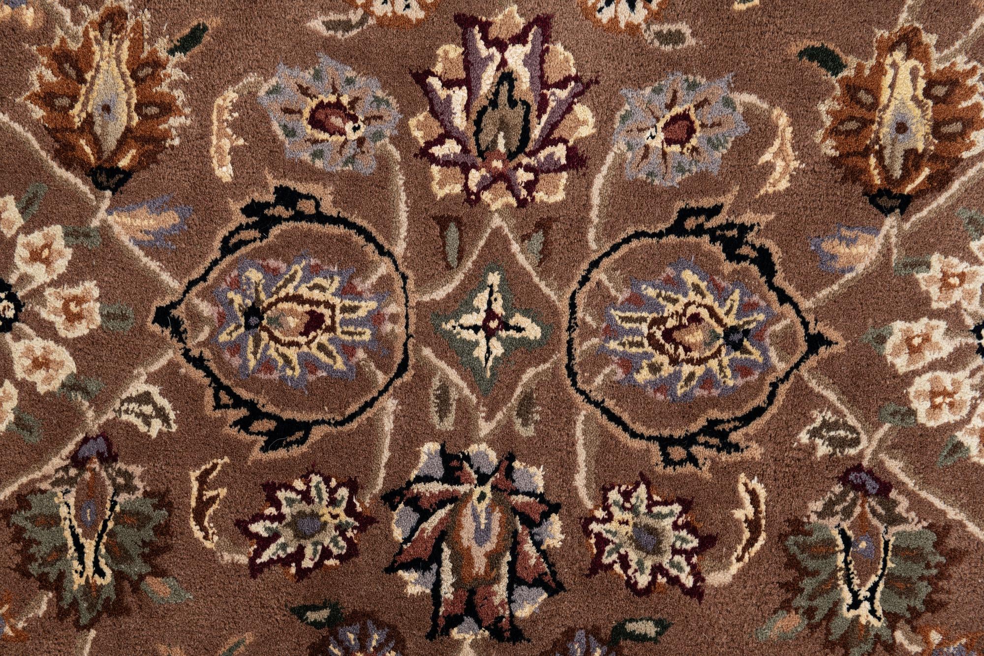 2' 8 x 12' Classic Agra Runner Rug