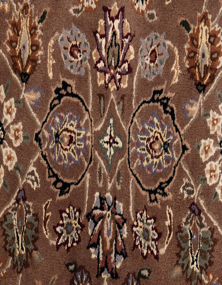 Detail image of 2' 8 x 12' Classic Agra Runner Rug