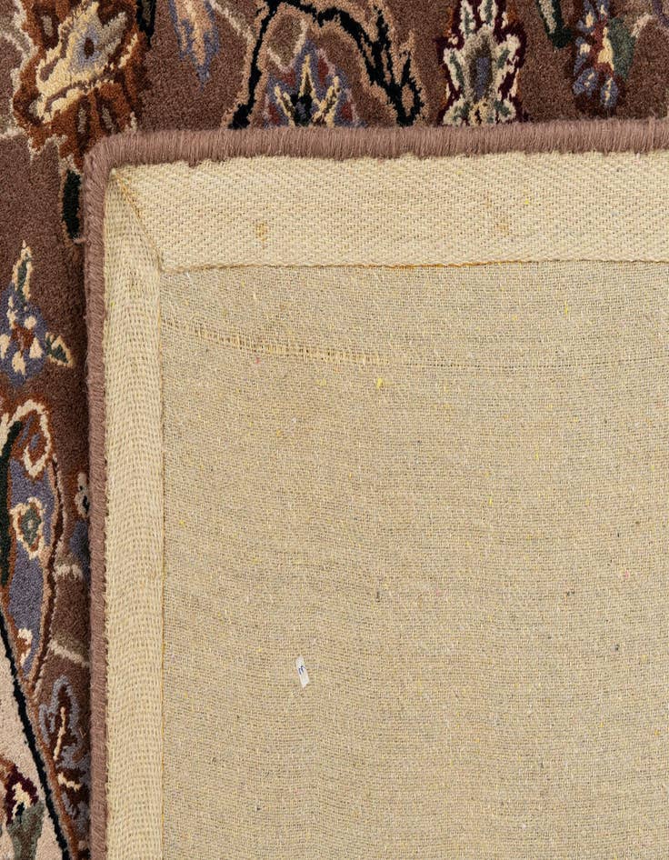 Detail image of 2' 8 x 12' Classic Agra Runner Rug