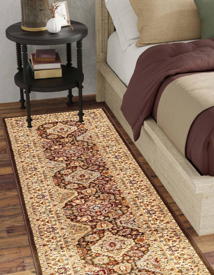 Detail image of 2' 7 x 10' Classic Agra Runner Rug