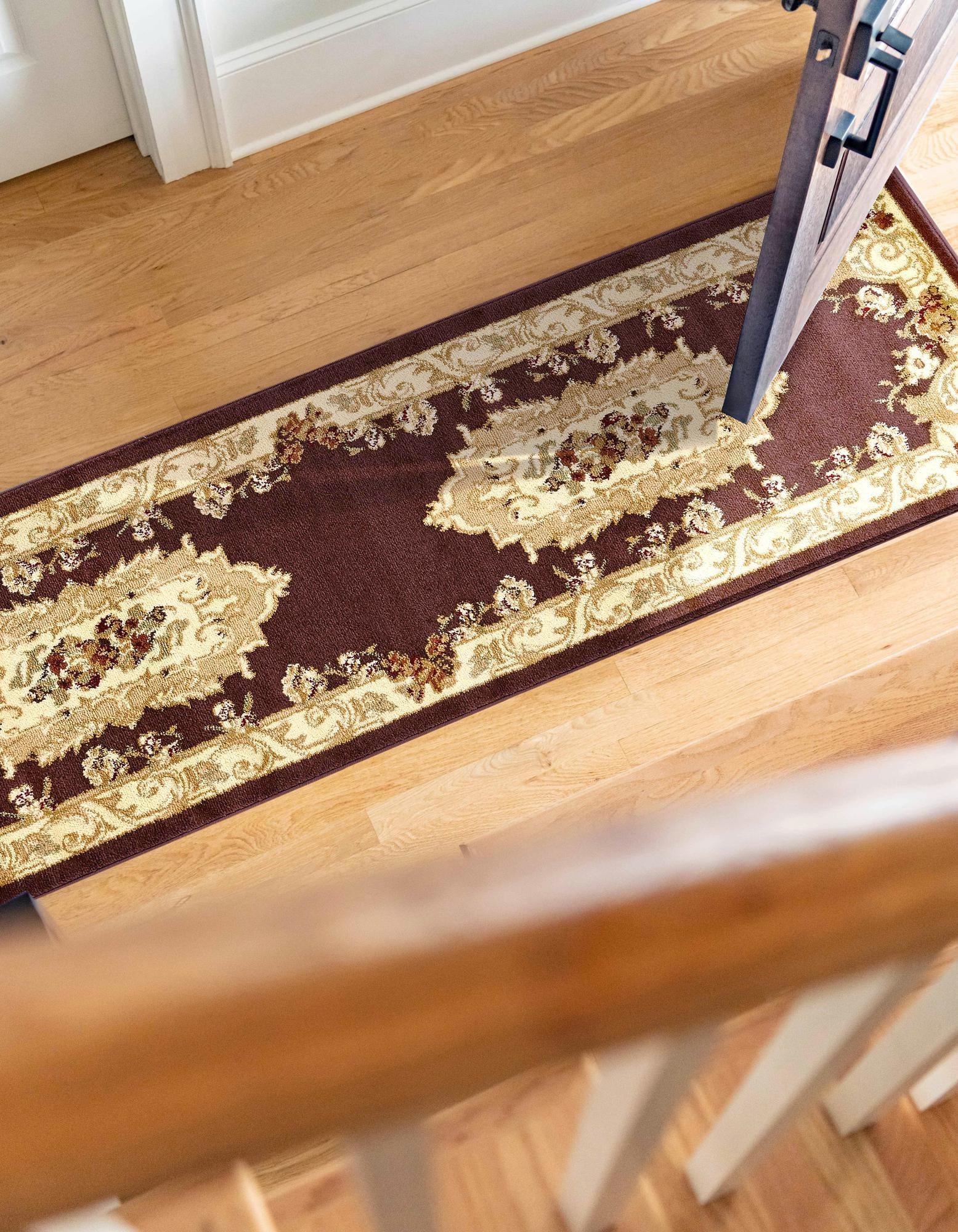 2' 7 x 10' Classic Aubusson Runner Rug
