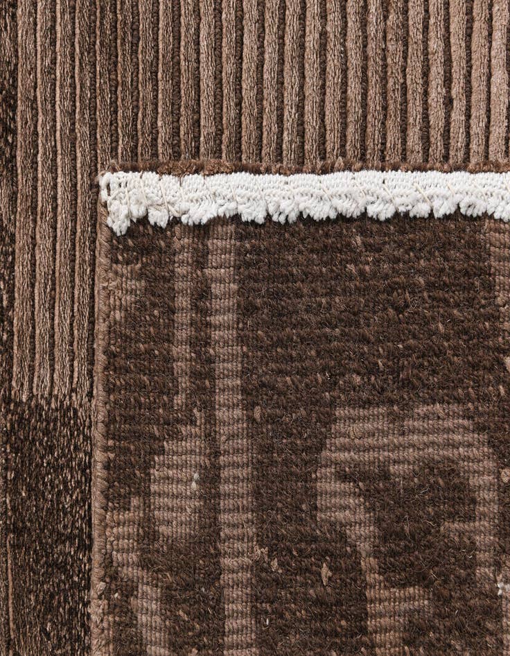 Detail image of 2' 8 x 10' Darya Runner Rug