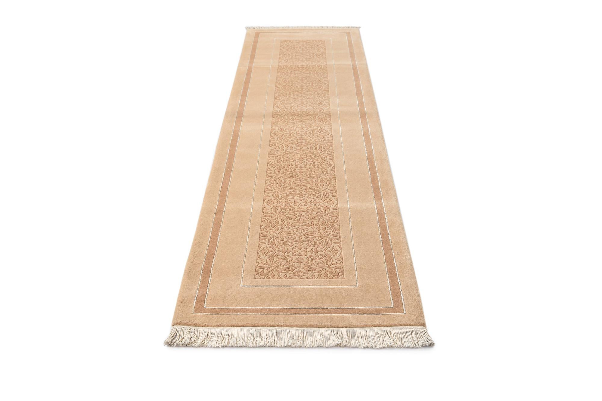 2' 9 x 10' Darya Runner Rug