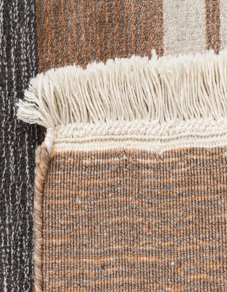 Detail image of 2' 8 x 9' 8 Darya Runner Rug