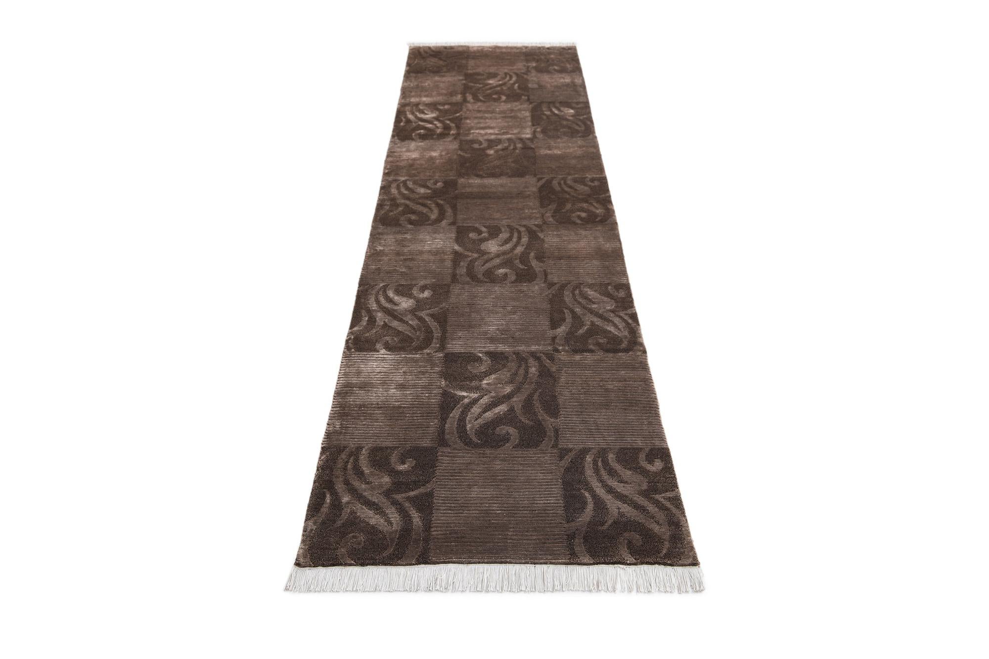 2' 6 x 10' Darya Runner Rug