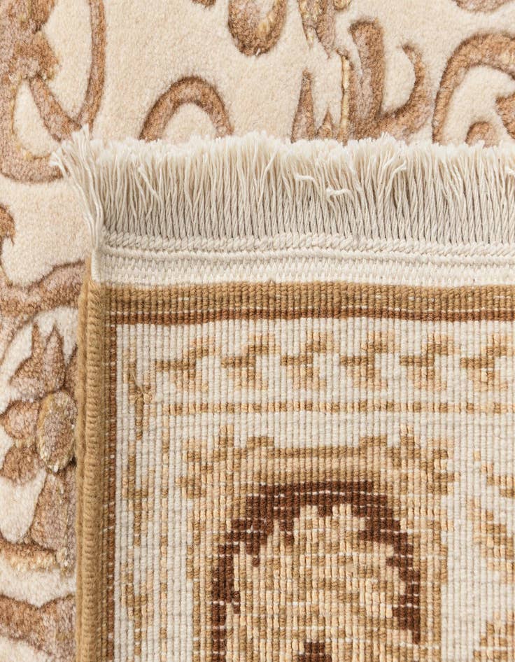 Detail image of 2' 7 x 13' 1 Darya Runner Rug