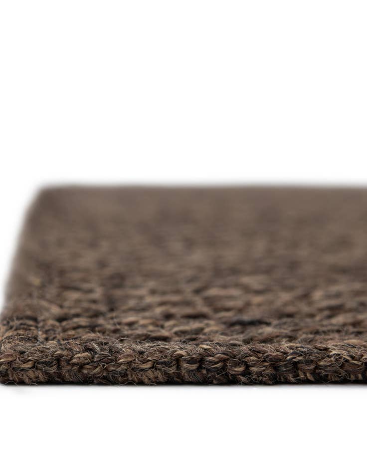 Detail image of 2' 9 x 8' Dunes Runner Rug