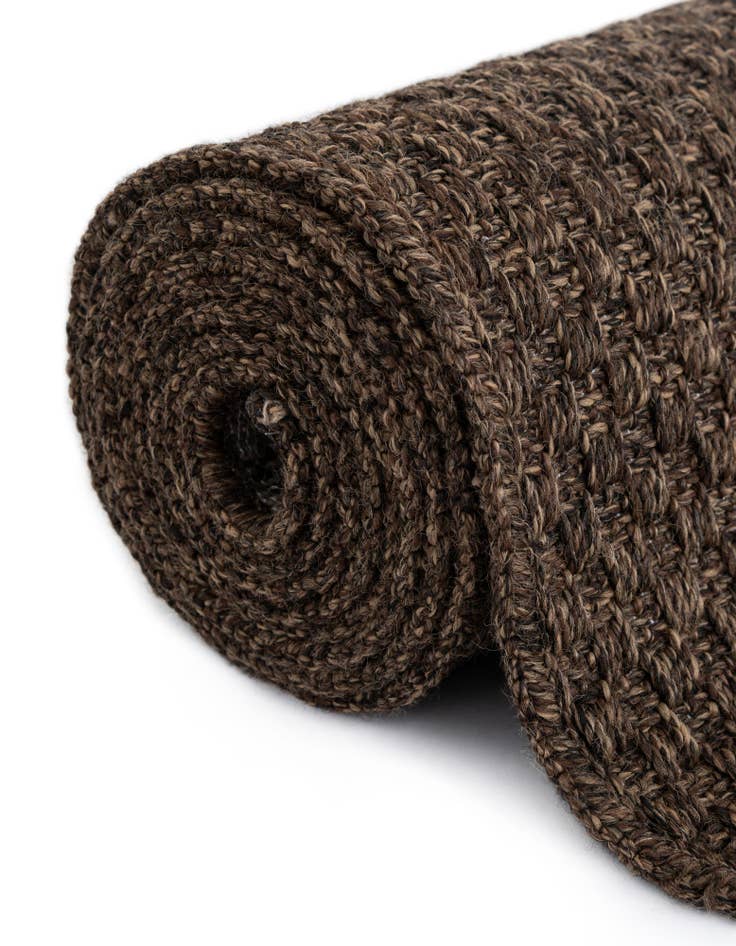Detail image of 2' 9 x 8' Dunes Runner Rug