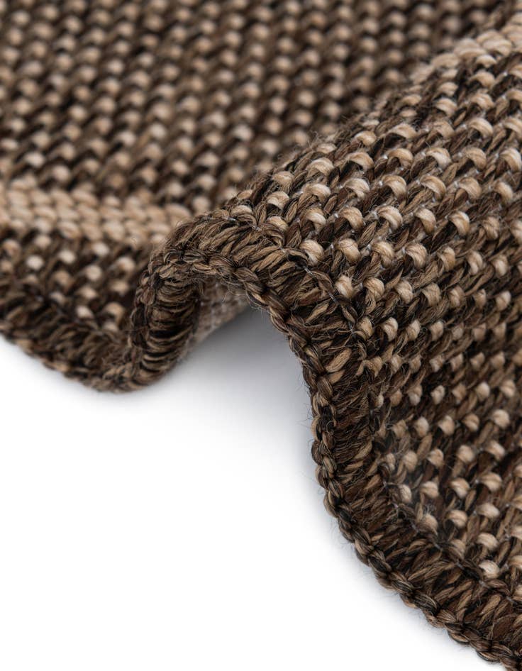 Detail image of 2' 9 x 8' Dunes Runner Rug