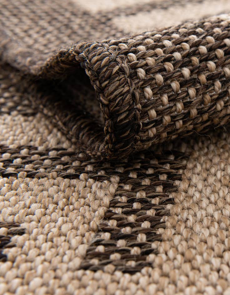 Detail image of 2' 9 x 12' Dunes Runner Rug