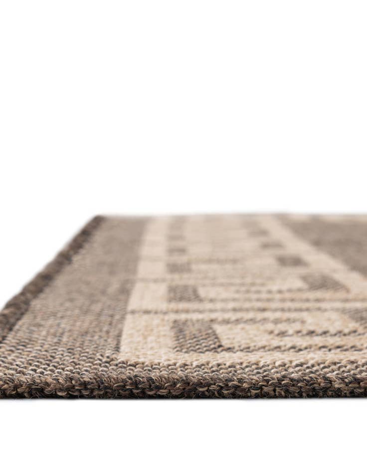 Detail image of 2' 9 x 12' Dunes Runner Rug