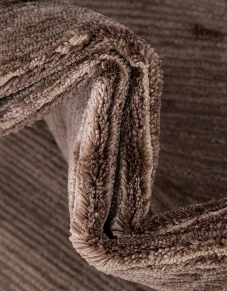 Detail image of 2' x 6' Finsbury Runner Rug