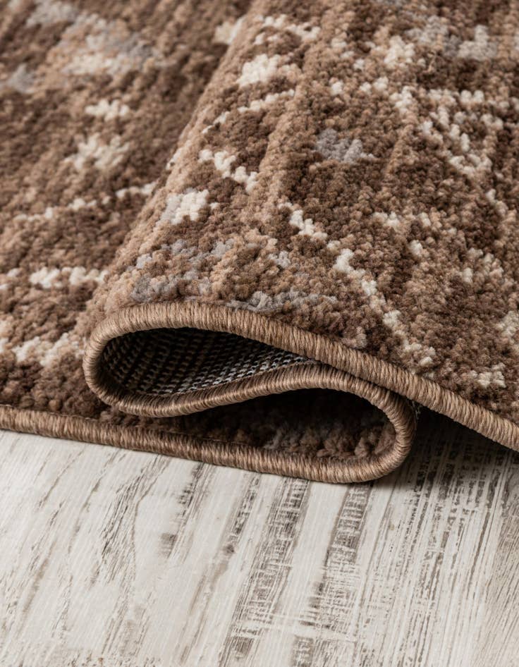 Detail image of 2' x 6' 3 Grand Tradition Runner Rug